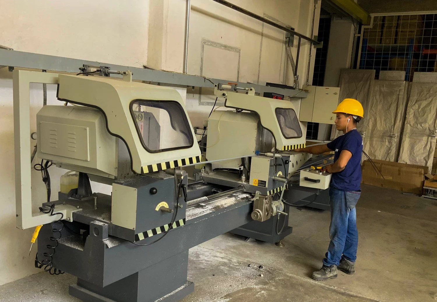 Equipo CERTESA en taller y obra